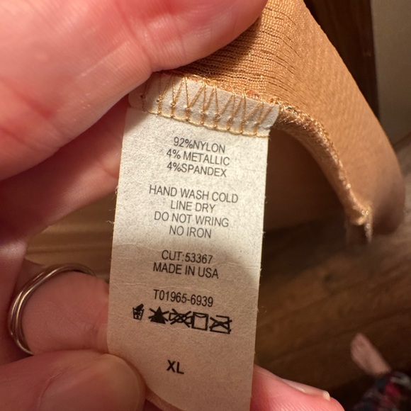 Honeyme Curvy- NWOT- Rose Gold Cardigan - Picture 4 of 4